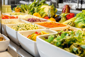 TUI Cruises Mein Schiff 4 Interior Buffet Restaurant 2.jpg